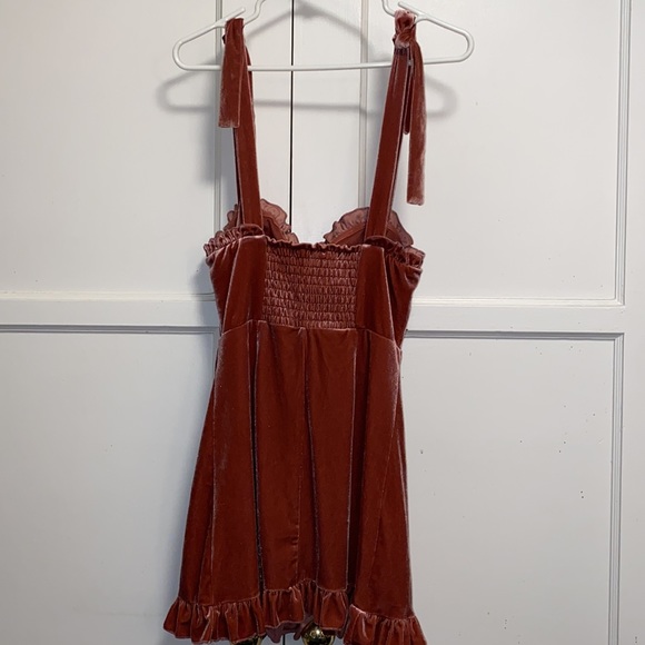 Forever 21 Blush Pink Mini Velvet Dress - Picture 4 of 13
